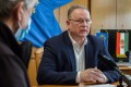 Skuczi Nándor, a Nógrád Megyei Önkormányzat Közgyűlésének elnöke a Nógrád Megyei Gazdaságvédelmi Együttműködés részleteit ismertető sajtótájékoztatón